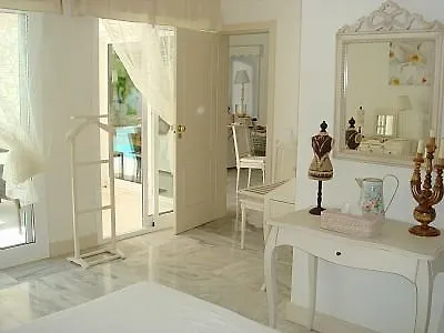 Giulietta Villa *